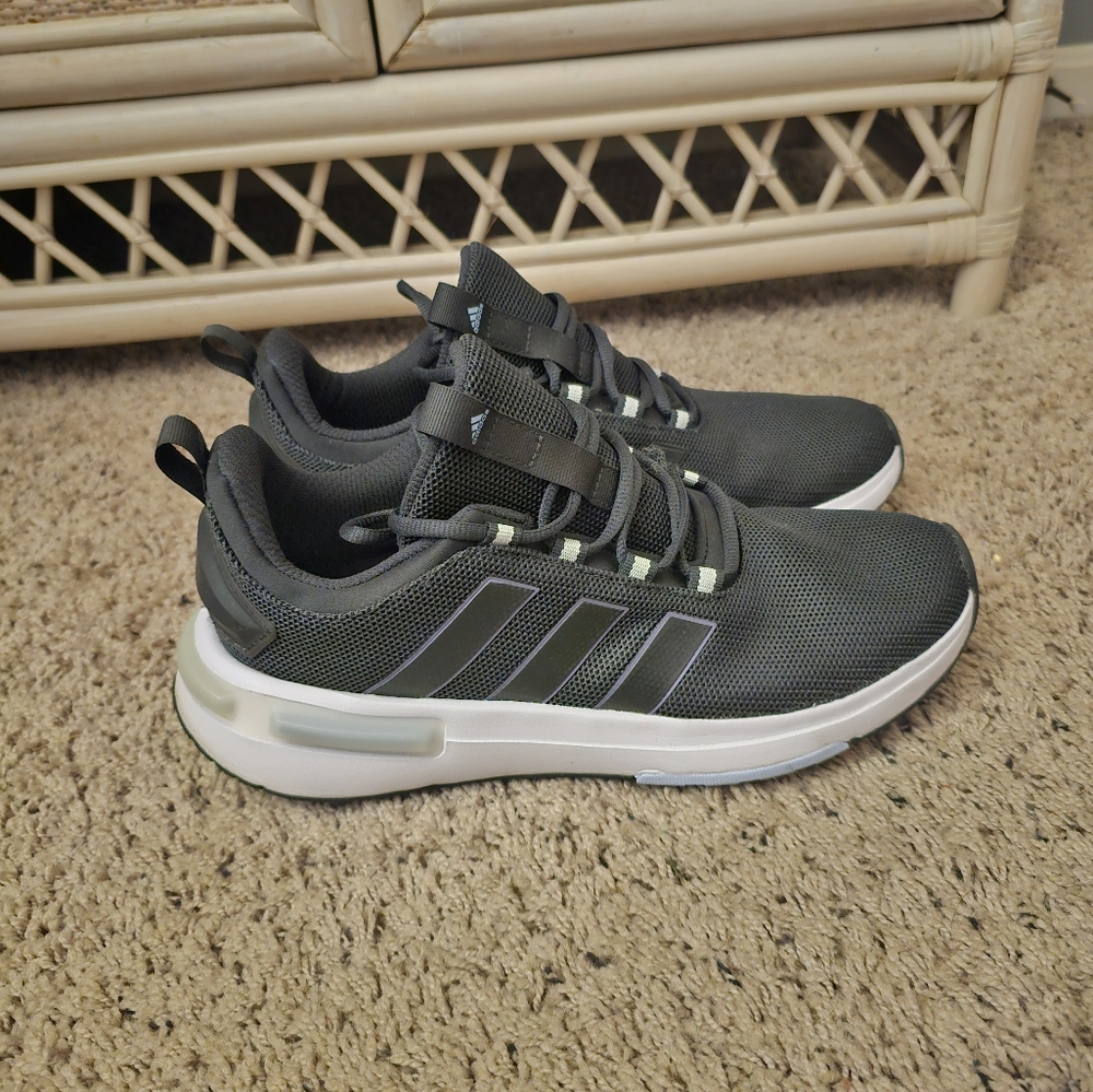 Adidas Sneakers